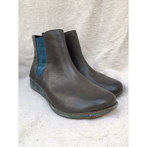 Kork Ease Boots Womens 9. Ankle short Chelsea Leather Pull On